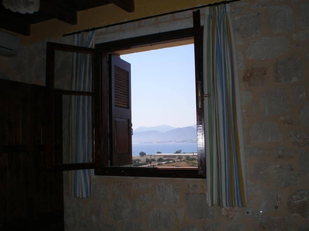 Ville Du Soleil - Exclusive Homes With Rustic Charm And Sensational Views Of The Mediterranean Sea Makrýgialos Dış mekan fotoğraf